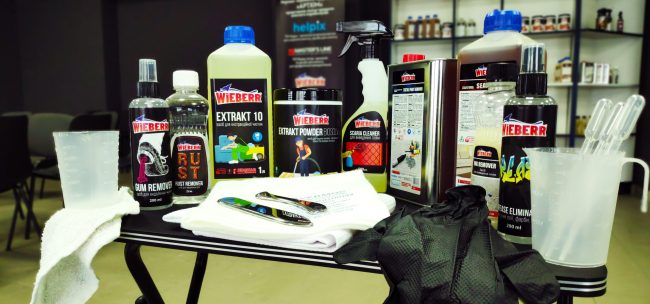 nabor_plyamovuvidnukiv Набір плямовивідників та засобів для чищення м’яких меблів