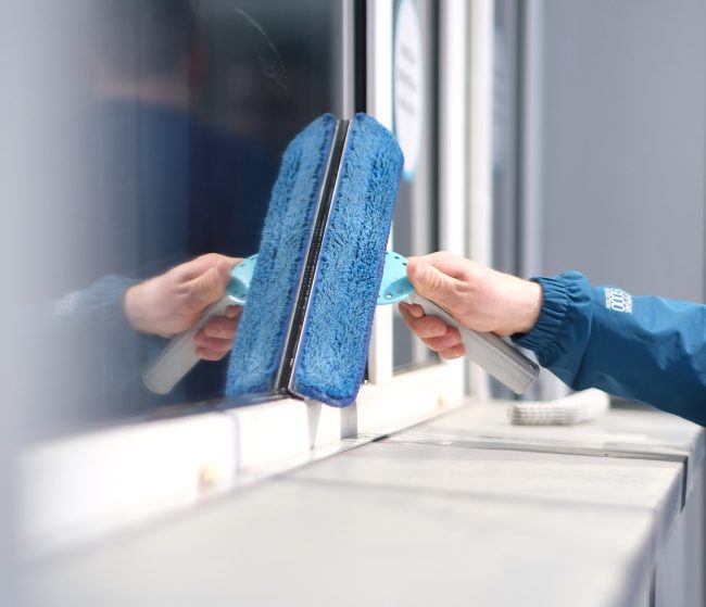 Навчання з миття вікон